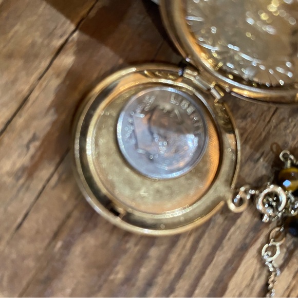 Locket necklace - Picture 9 of 10